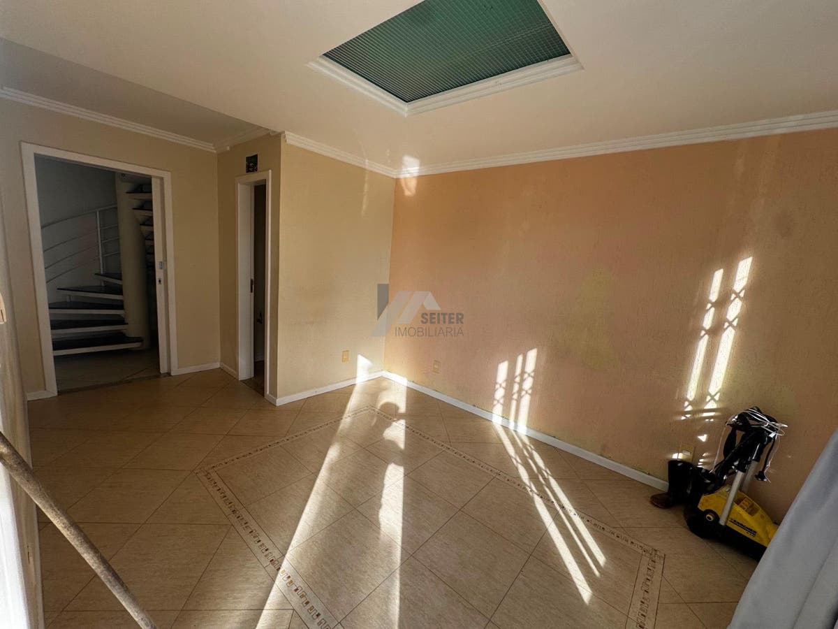 Casa de 4 quartos para alugar na agronomica