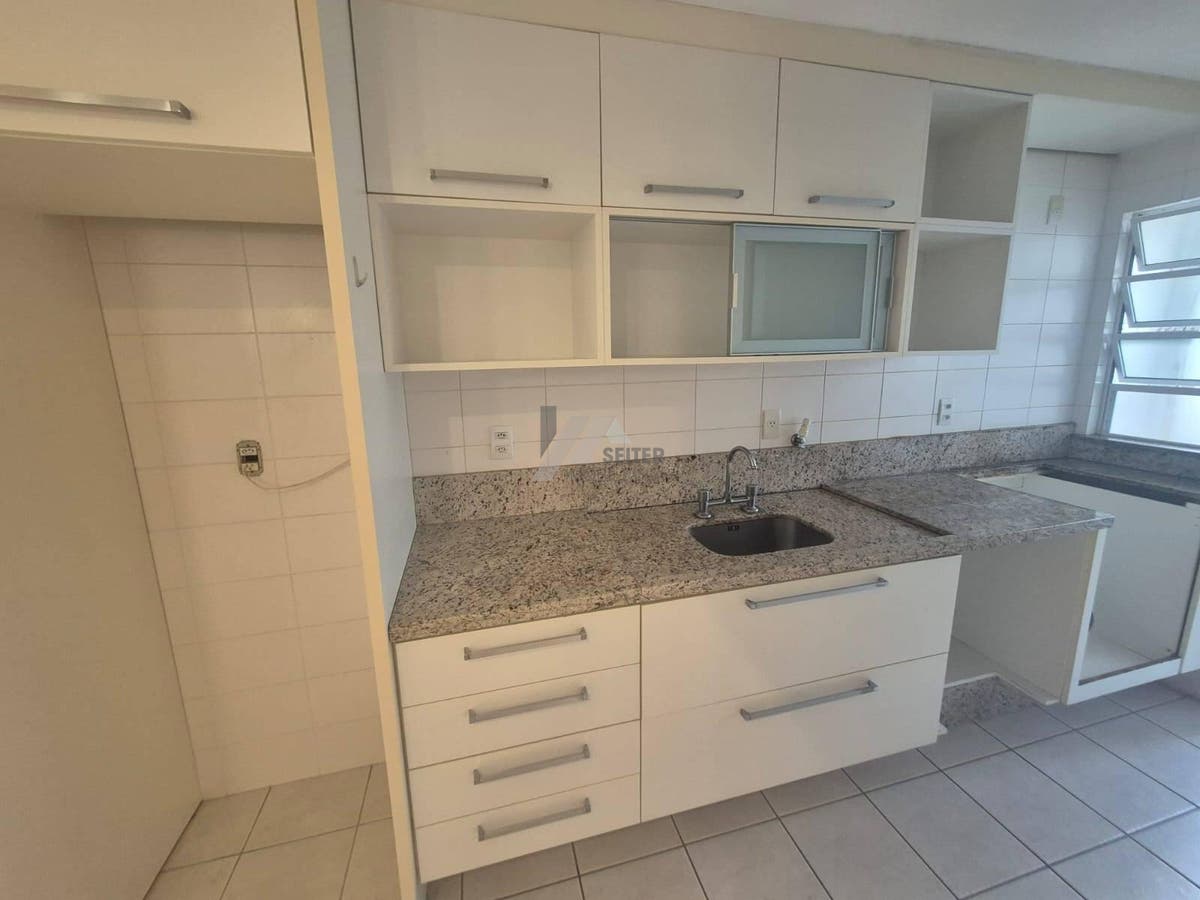 Apartamento de 2 Dormitorios aluguel Itacorubi Mobiliado