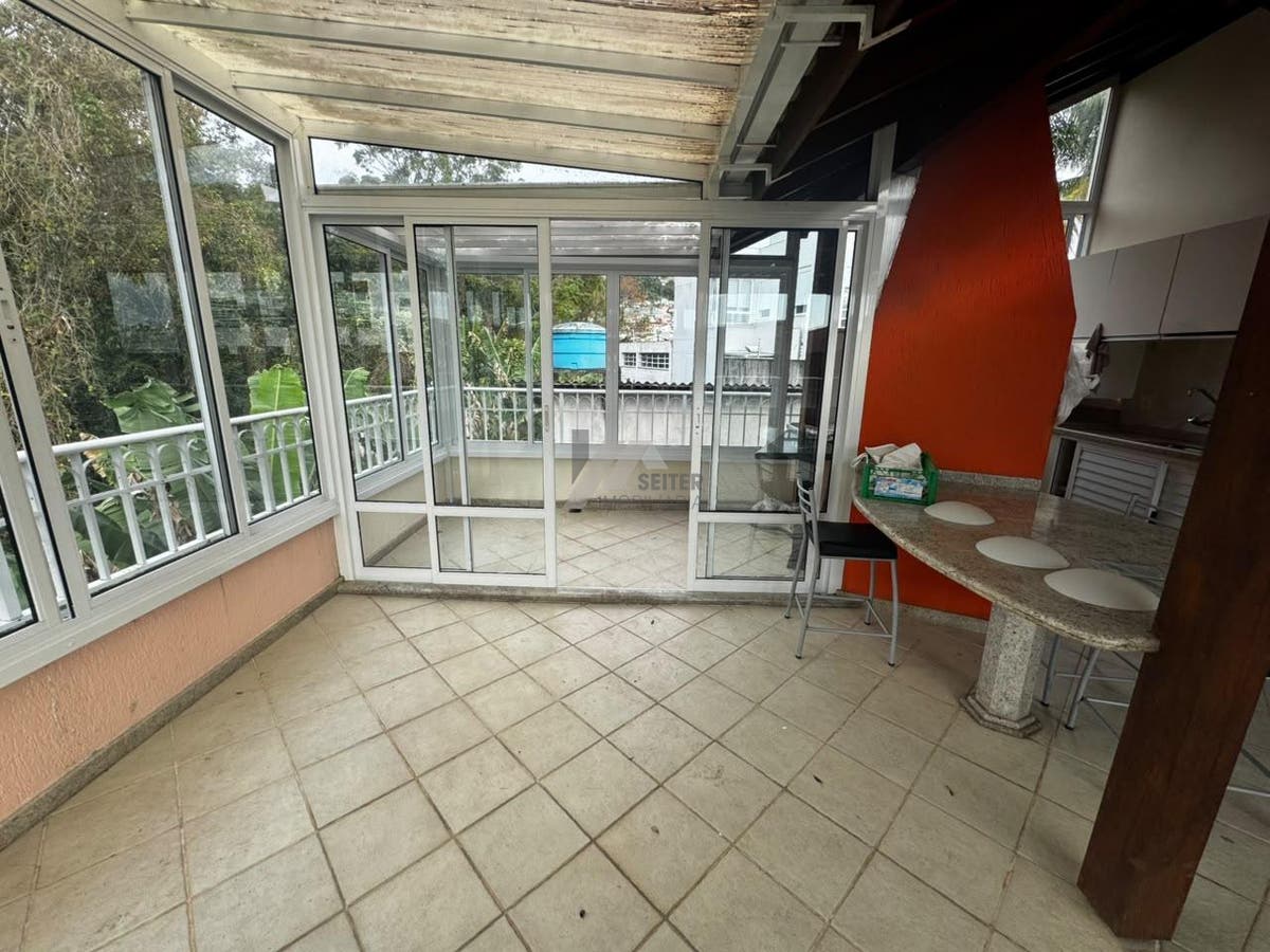 Casa de 4 quartos para alugar na agronomica
