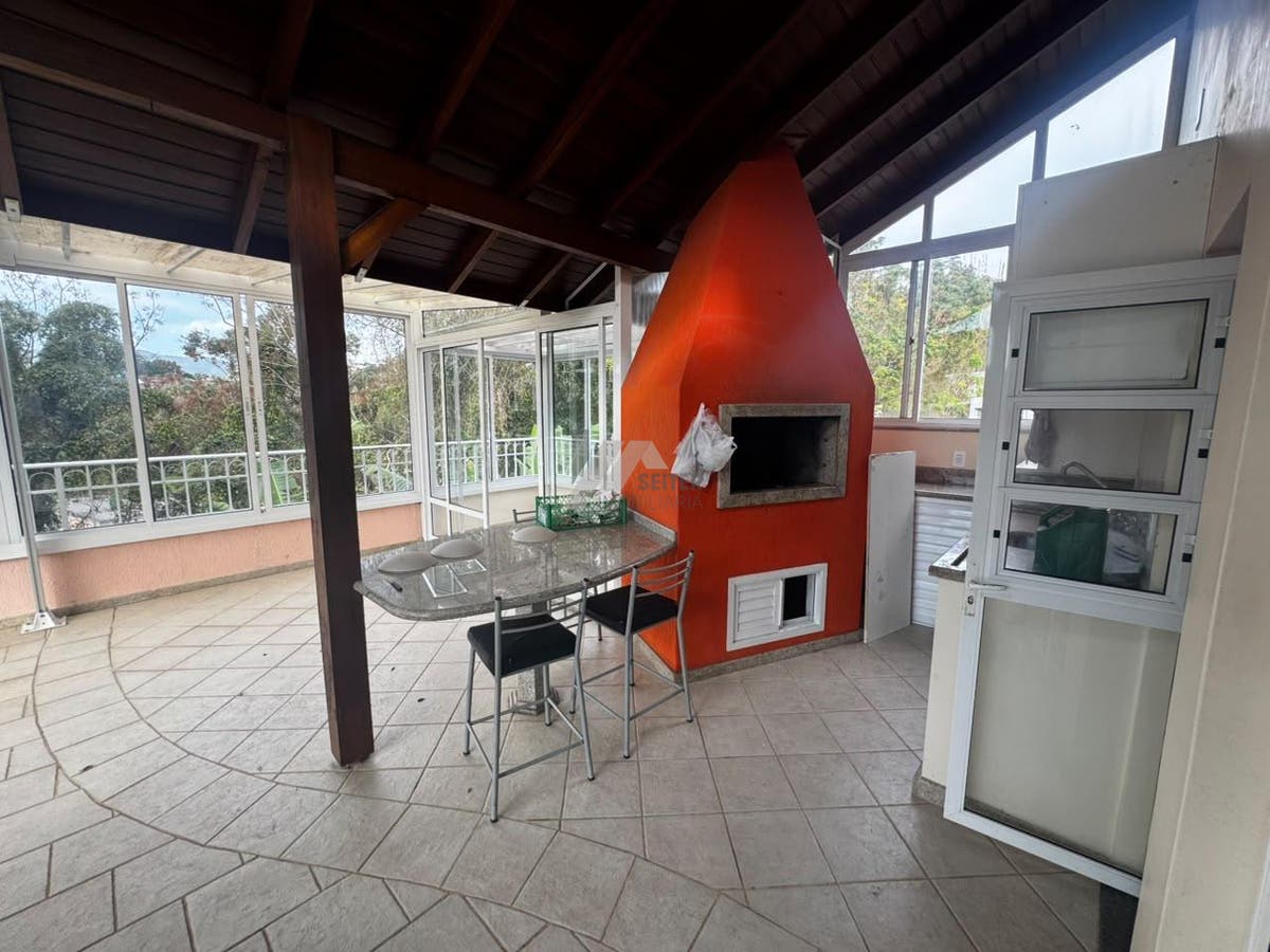 Casa de 4 quartos para alugar na agronomica