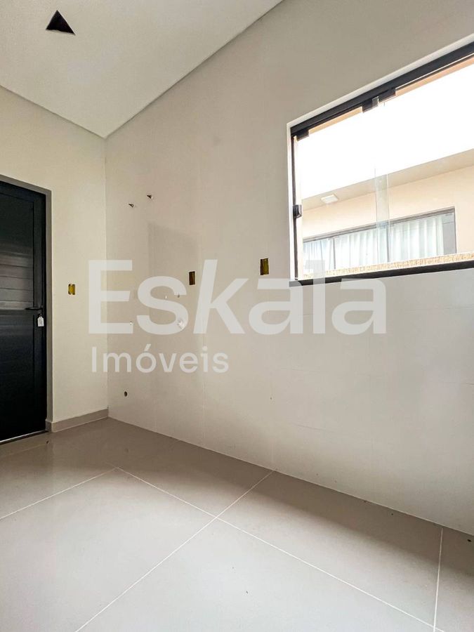 Casa Alto padrão Contendo 01 Suíte + 02 Dormitórios Jaragua 99 - Jaragua do Sul