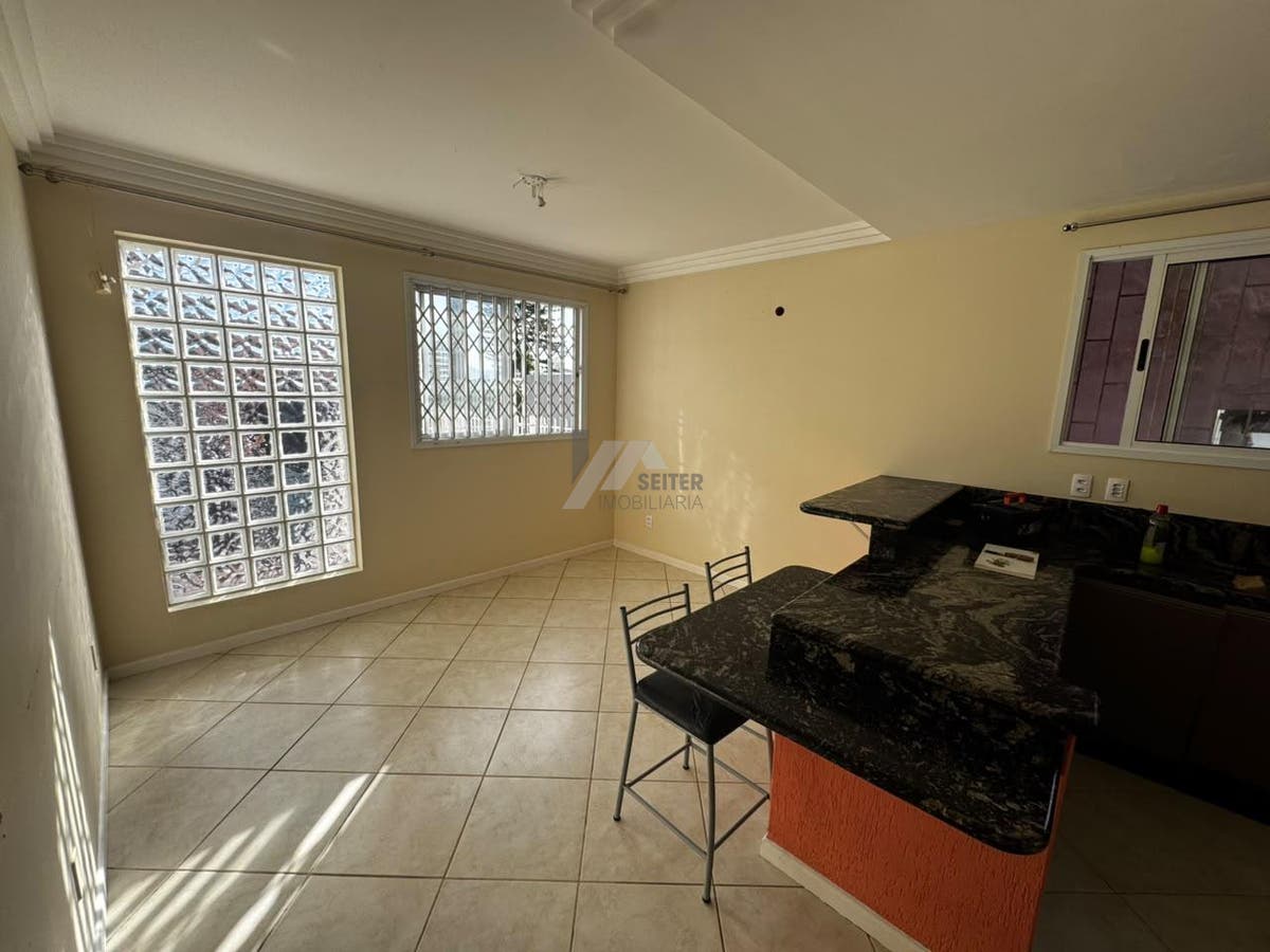 Casa de 4 quartos para alugar na agronomica