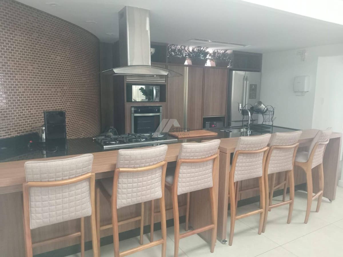 Apartamento 3 quartos para alugar na Av Mauro Ramos