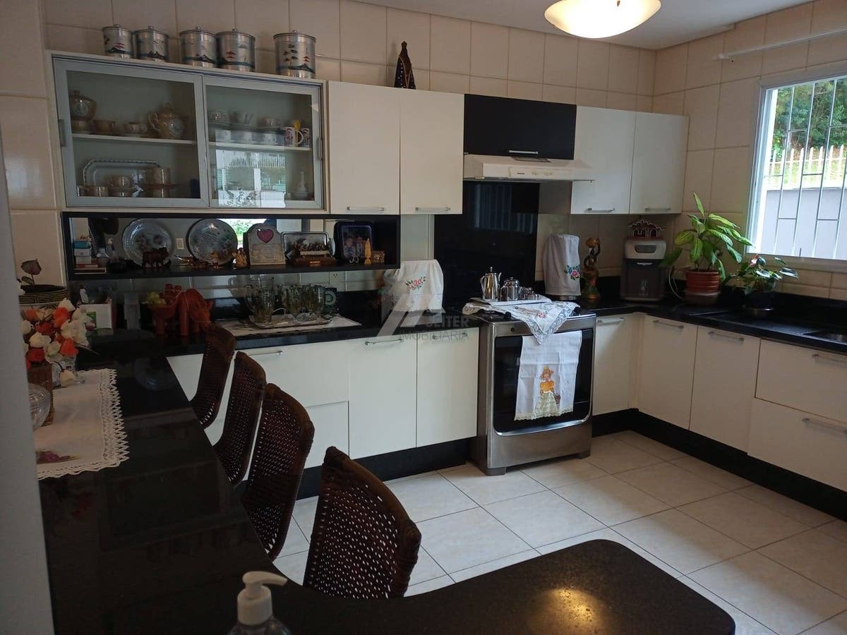 Casa no Jardim Germânia com 4 dormitórios