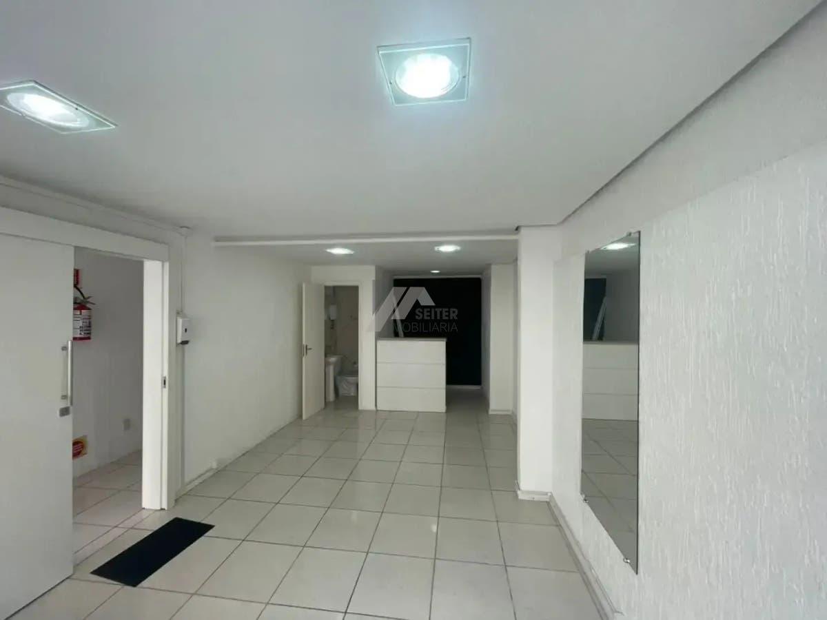 Sala comercial centro - Lacerda Coutinho Fpolis