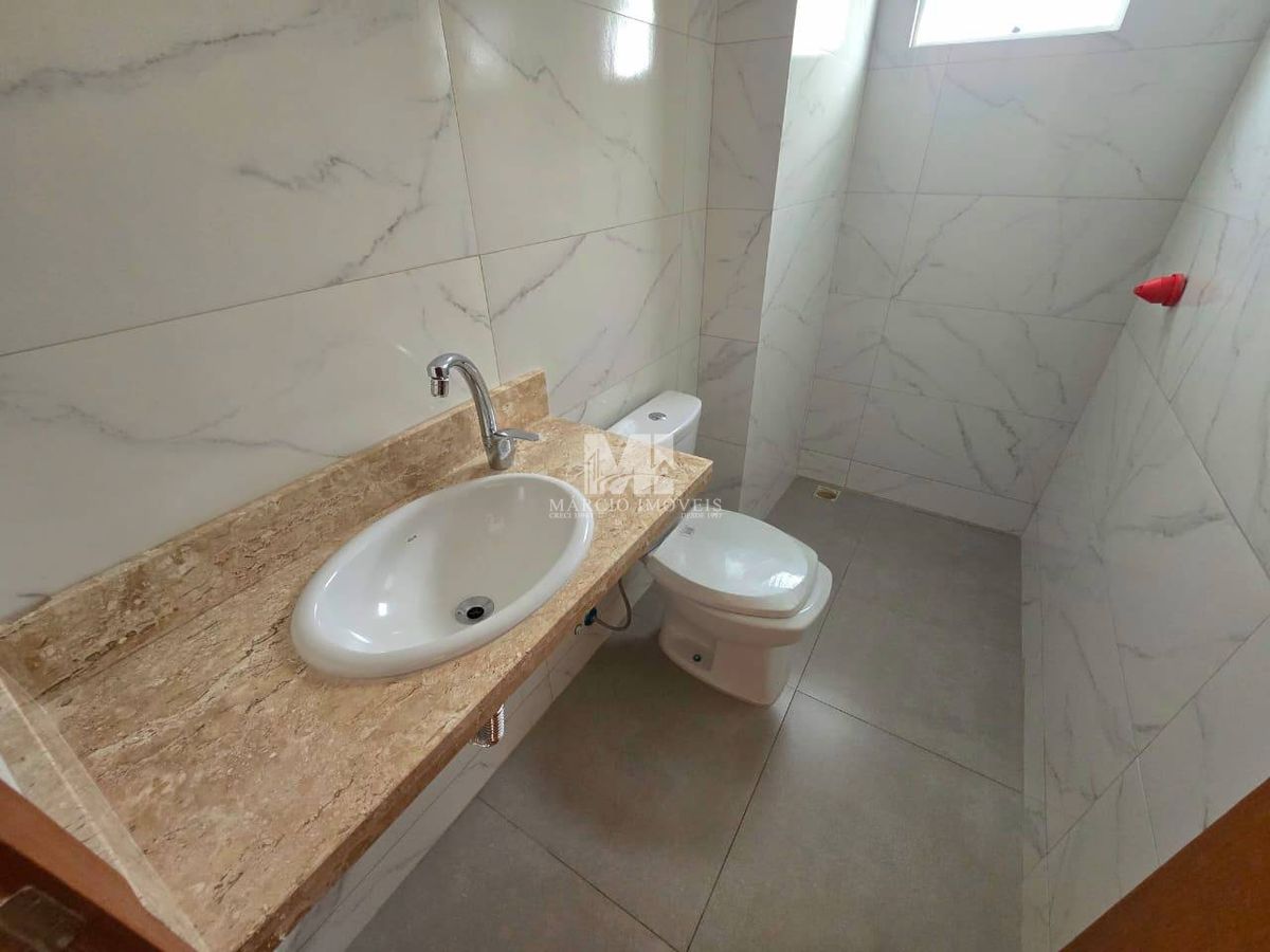 Triplex com 4 suítes em cond fechado
