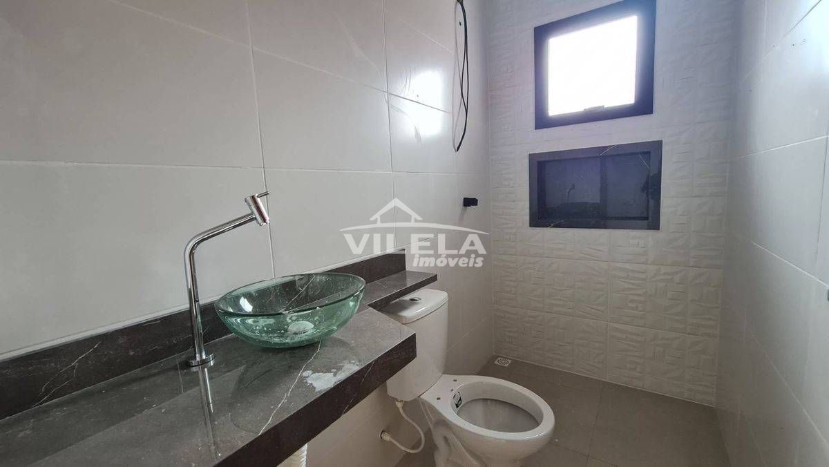 Casa Moderna com 3 Dormitórios-Ótima Localização no Bairro Morro do Algodão -Caraguatatuba-Sp!!!