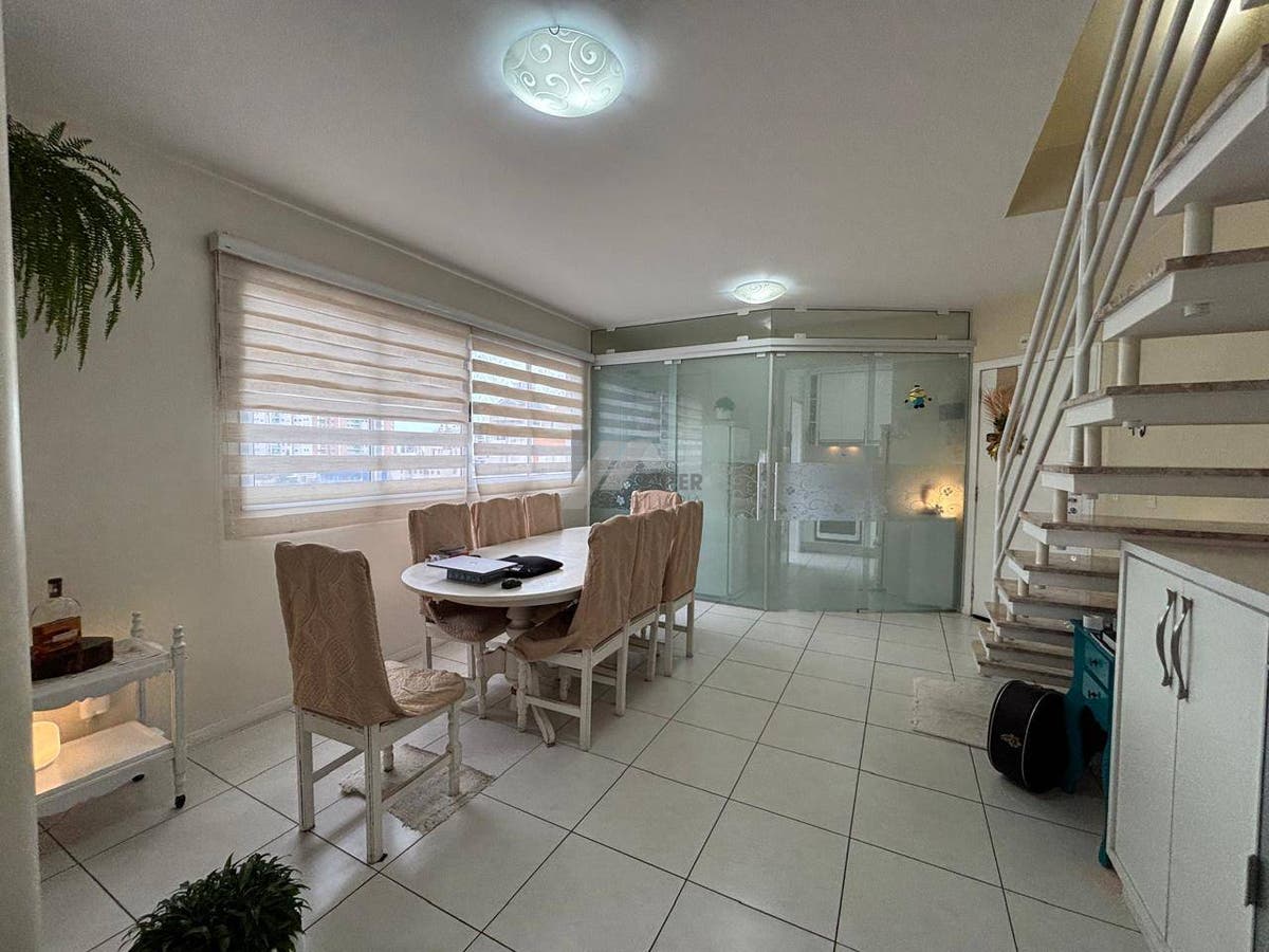 Cobertura 3 suites venda Trindade florianopolis
