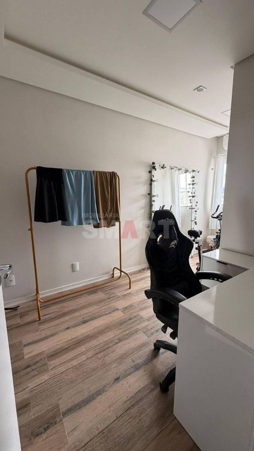 Geminado com 3 quartos mobiliado