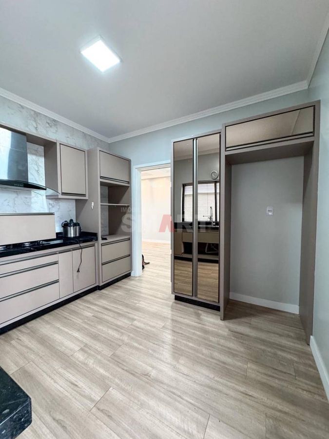 Casa com 01 Suíte + 02 Quartos e Amplo Terreno à Venda