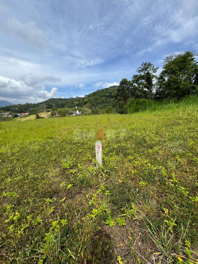Terreno de 325,74m² na Barra do Rio Cerro
