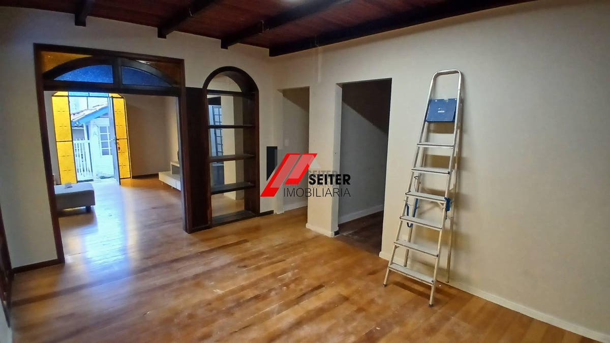 Casa a alugar na agronomica