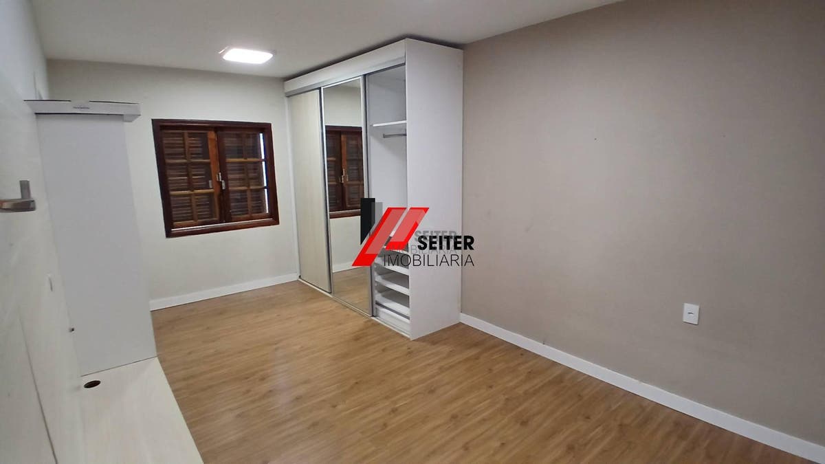 Casa a alugar na agronomica
