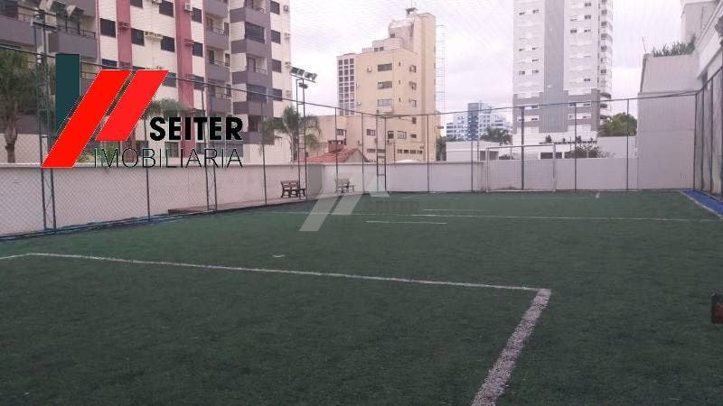 Apartamento mobiliado de 4 dormitorios sendo 2 suites com 3 vagas de garagem a venda Itacorubi
