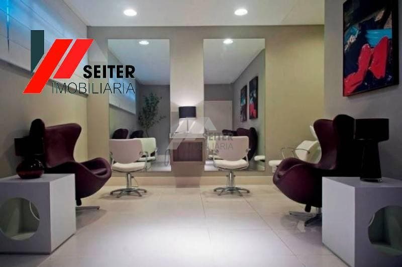Apartamento mobiliado de 4 dormitorios sendo 2 suites com 3 vagas de garagem a venda Itacorubi