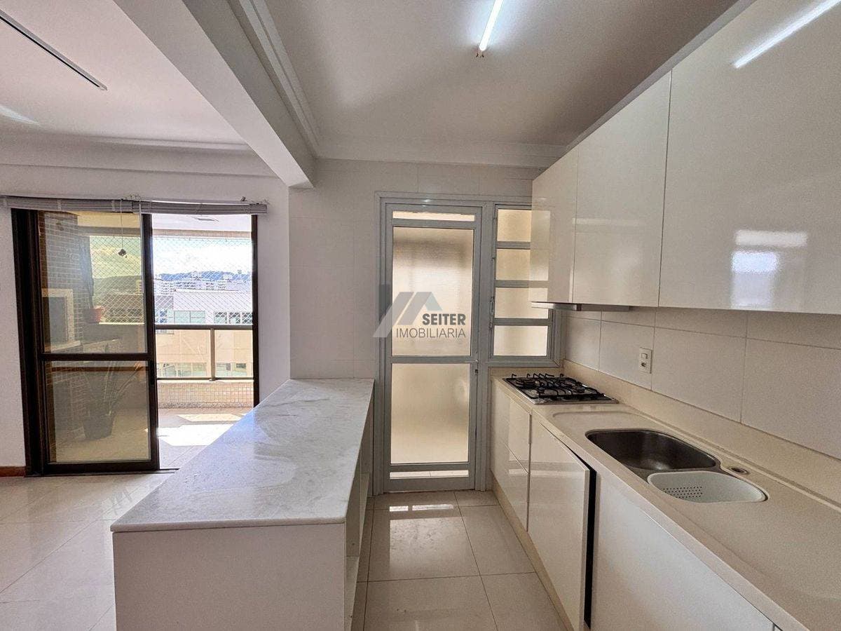 Apartamento com 2 suites à venda no bairro Trindade
