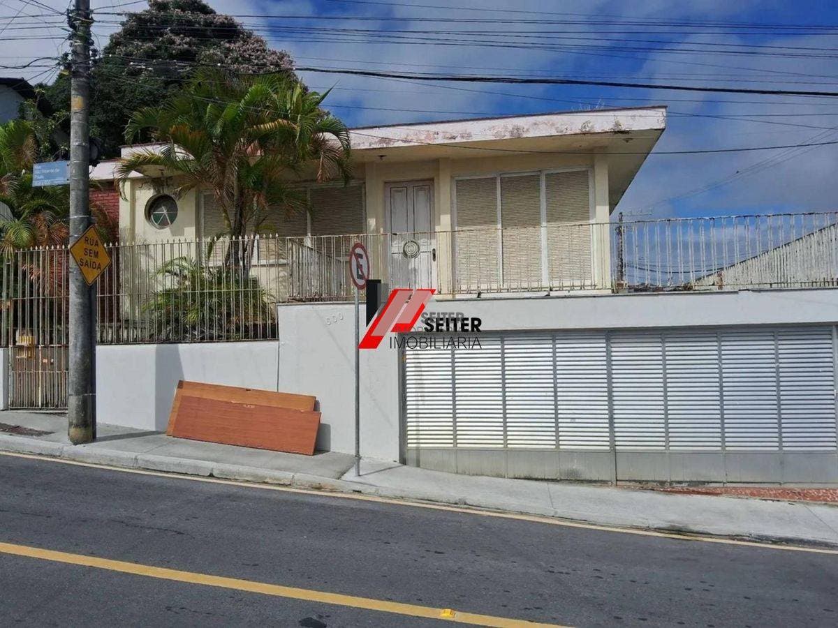 Casa grande a venda no bairro Agronomica