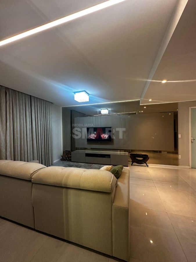 Geminado com 3 quartos e piscina semimobiliado