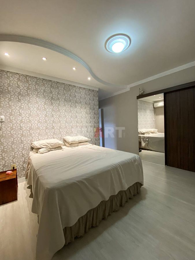 Casa com Sala Comercial à Venda no bairro Estrada Nova