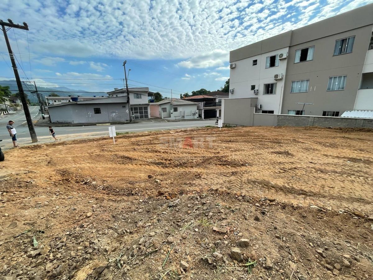 Terreno a Venda na Vila Lenzi com 701,25m²