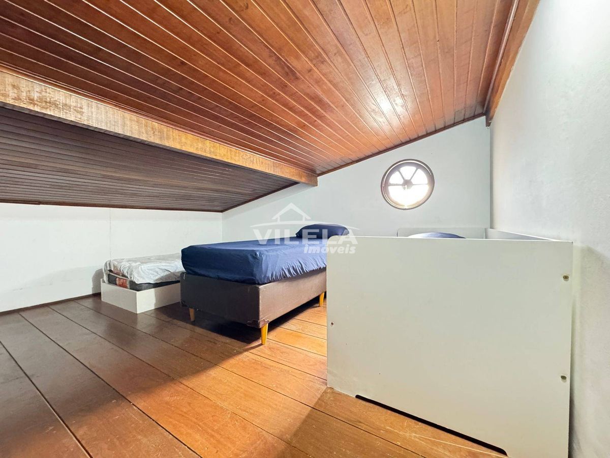 Casa Assobradada com Quintal Amplo e Vista para o Mar no Bairro Capricórnio – Caraguatatuba/Sp