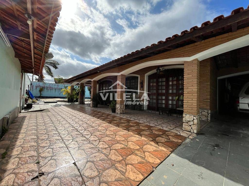 Excelente casa com piscina e edícula