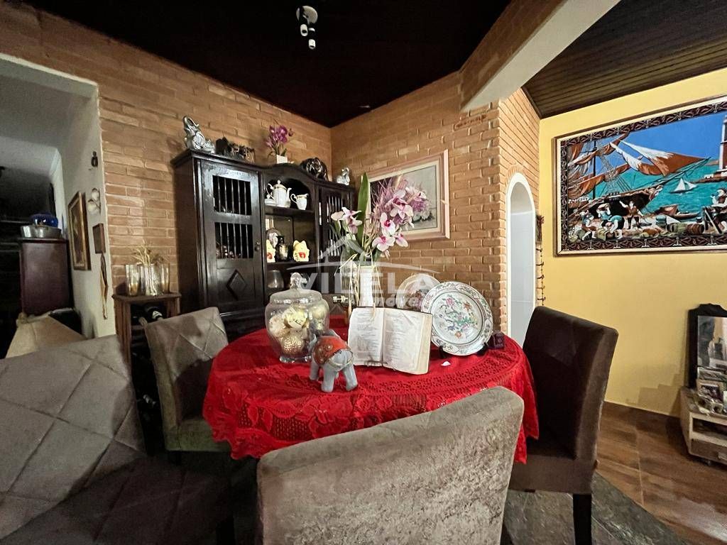 Excelente casa com piscina e edícula