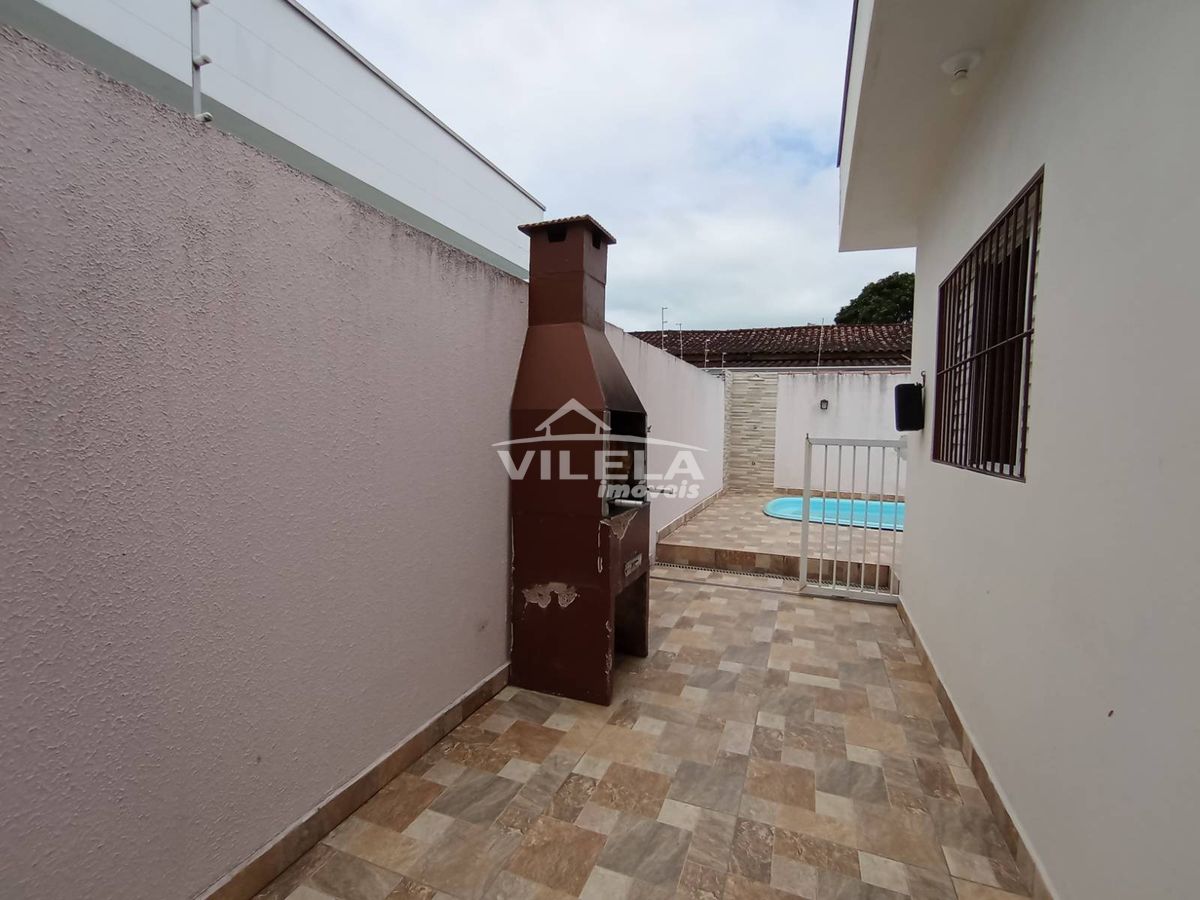 Linda casa com piscina no morro do algodão