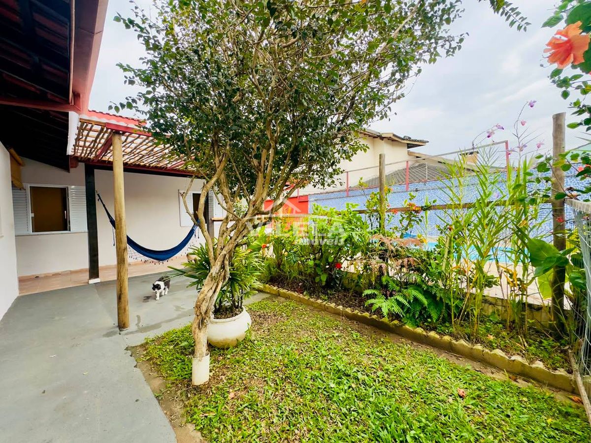 Casa Térrea-Bairro Jardim Britânia-Caraguatatuba-Sp