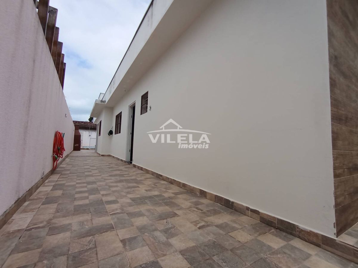 Linda casa com piscina no morro do algodão