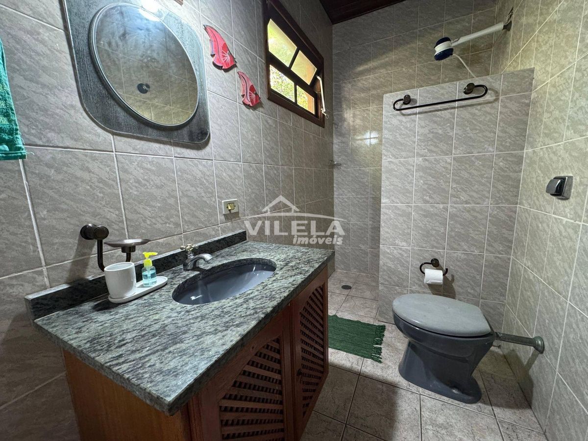 Casa Assobradada com Quintal Amplo e Vista para o Mar no Bairro Capricórnio – Caraguatatuba/Sp