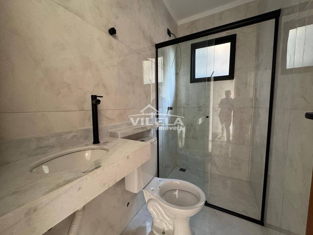Casa com acabamento fino e moderno-bairro golfinho-caraguatatuba-sp