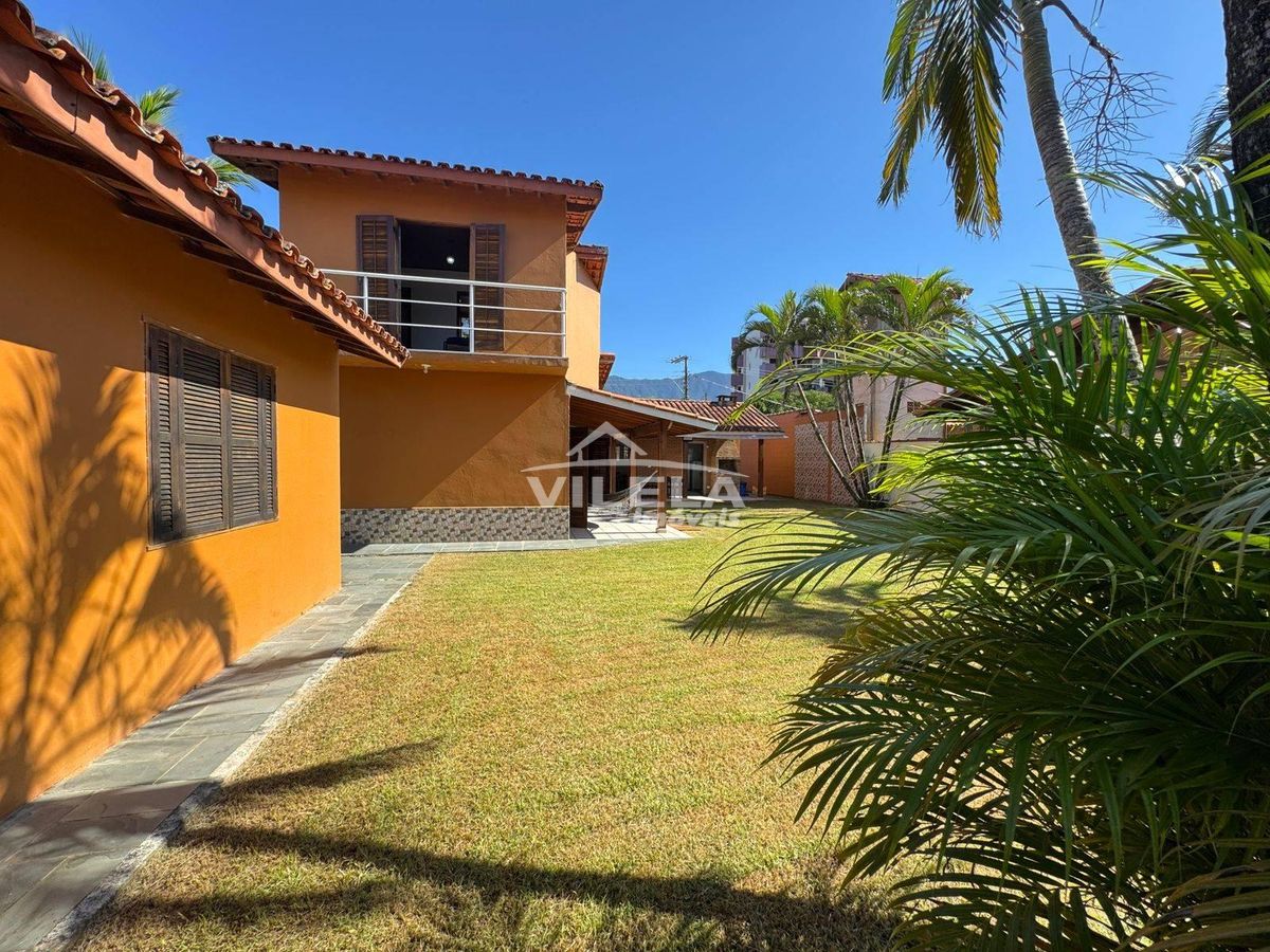Casa Assobradada com Quintal Amplo e Vista para o Mar no Bairro Capricórnio – Caraguatatuba/Sp