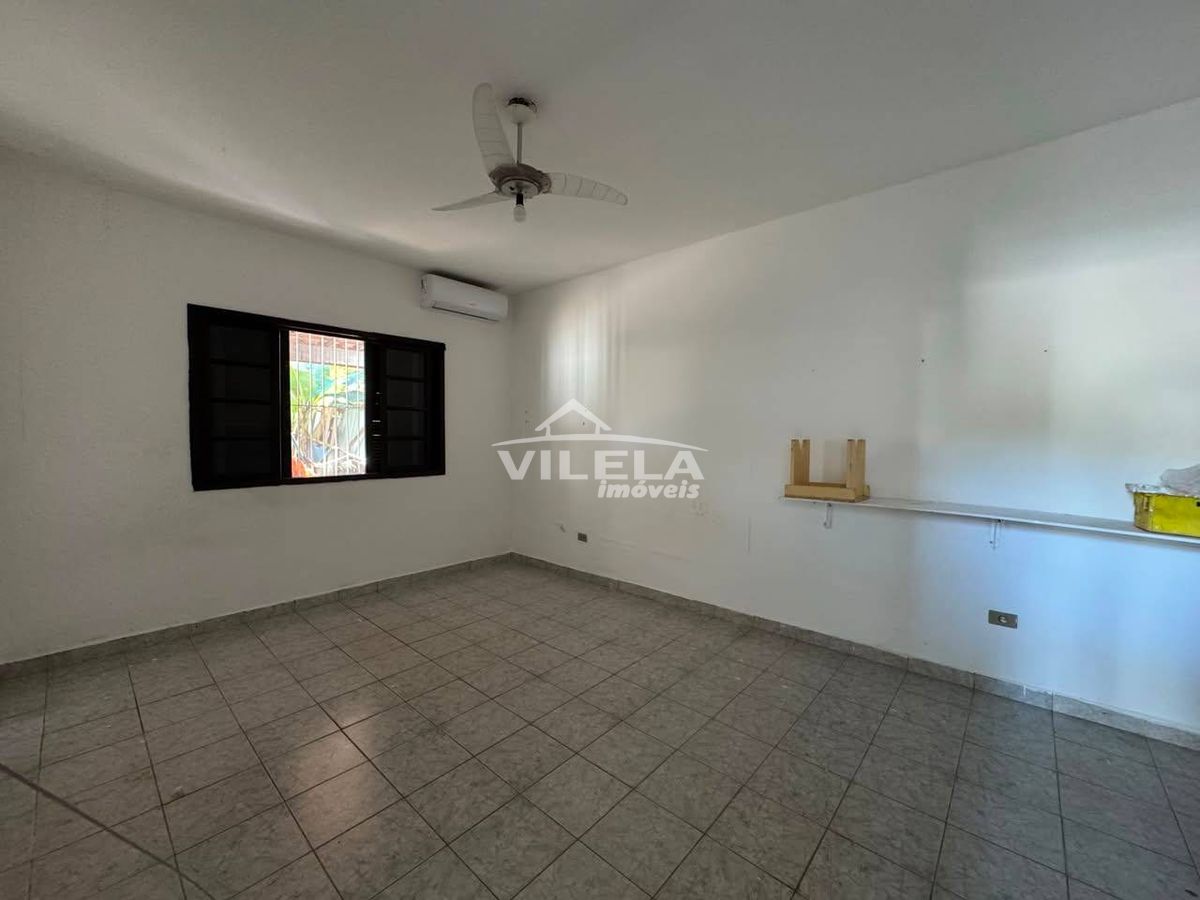 Casa térrea de esquina-jardim aruan-caraguatatuba-sp