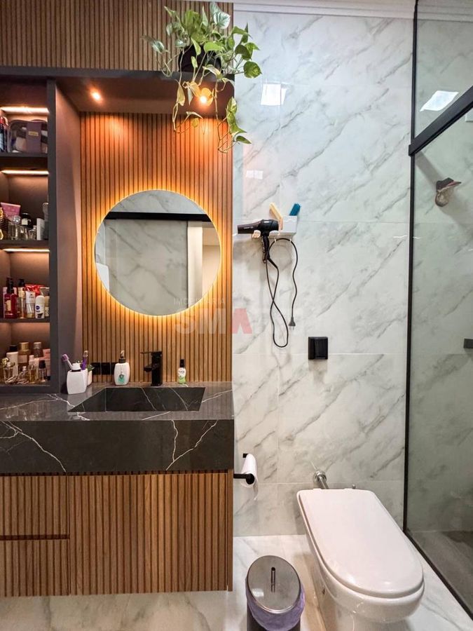 Casa Geminada Mobiliada com 1 Suíte e 2 Quartos à Venda no Vila Nova