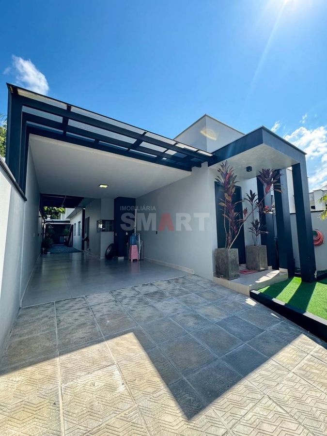 Casa Geminada Mobiliada com 1 Suíte e 2 Quartos à Venda no Vila Nova