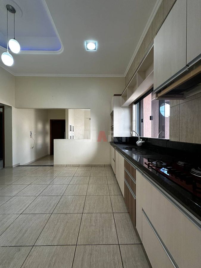 Casa Semimobiliada Suíte + 02 Dormitórios em Três Rios