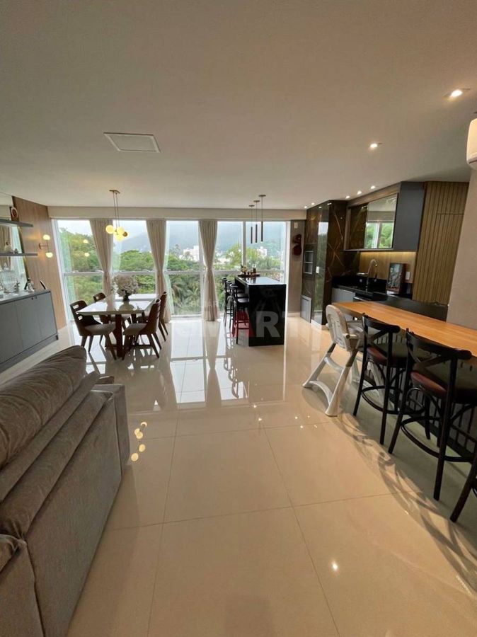 Apartamento Mobiliado com 03 Suítes à Venda no Centro
