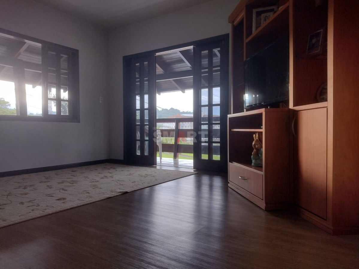 Casa com 3 Quartos Sendo 1 Suite no Bairro Estrada Nova