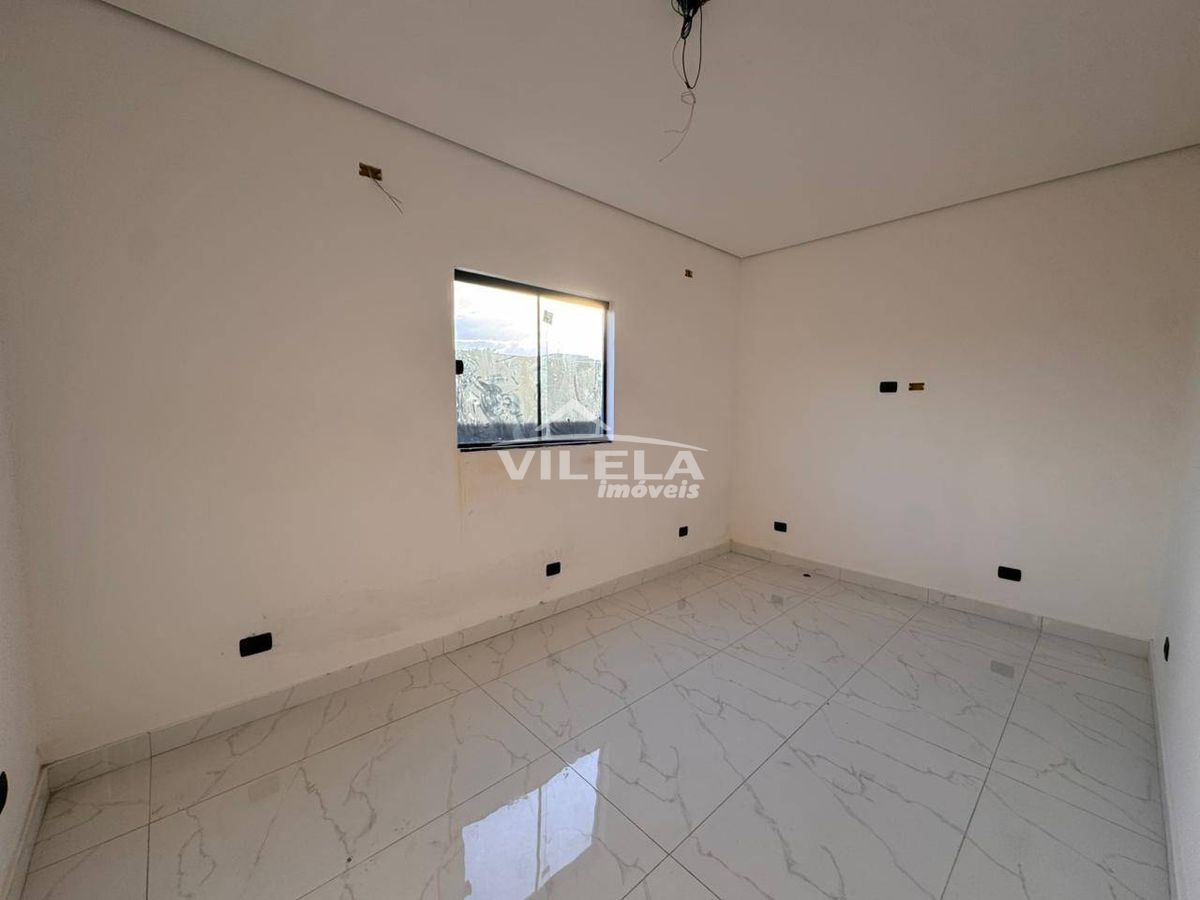 Casa Nova de Esquina com 2 Dormitórios-Moderna-Bairro Golfinho-Caraguatatuba-Sp