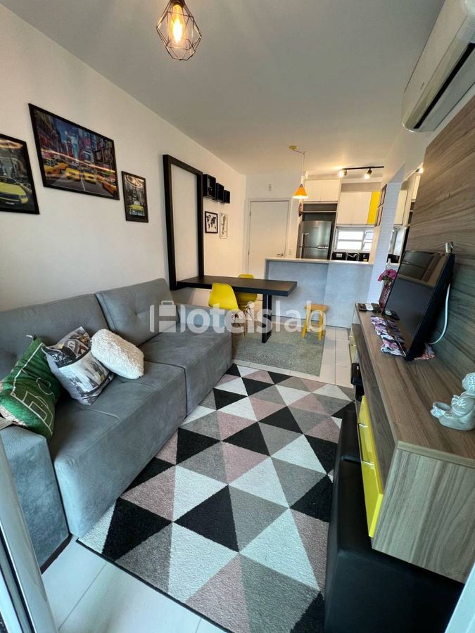 Lindo apartamento de 1 quarto em Canasvieiras, em prédio com piscina