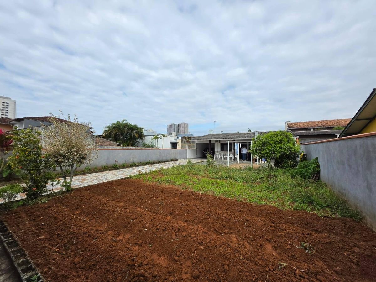 Terreno Comercial a venda em Blaneário Piçarras / Itacolomi - Lote/Terreno em Itacolomi, Balneário Piçarras - à venda - RS Soluções Imobiliárias
