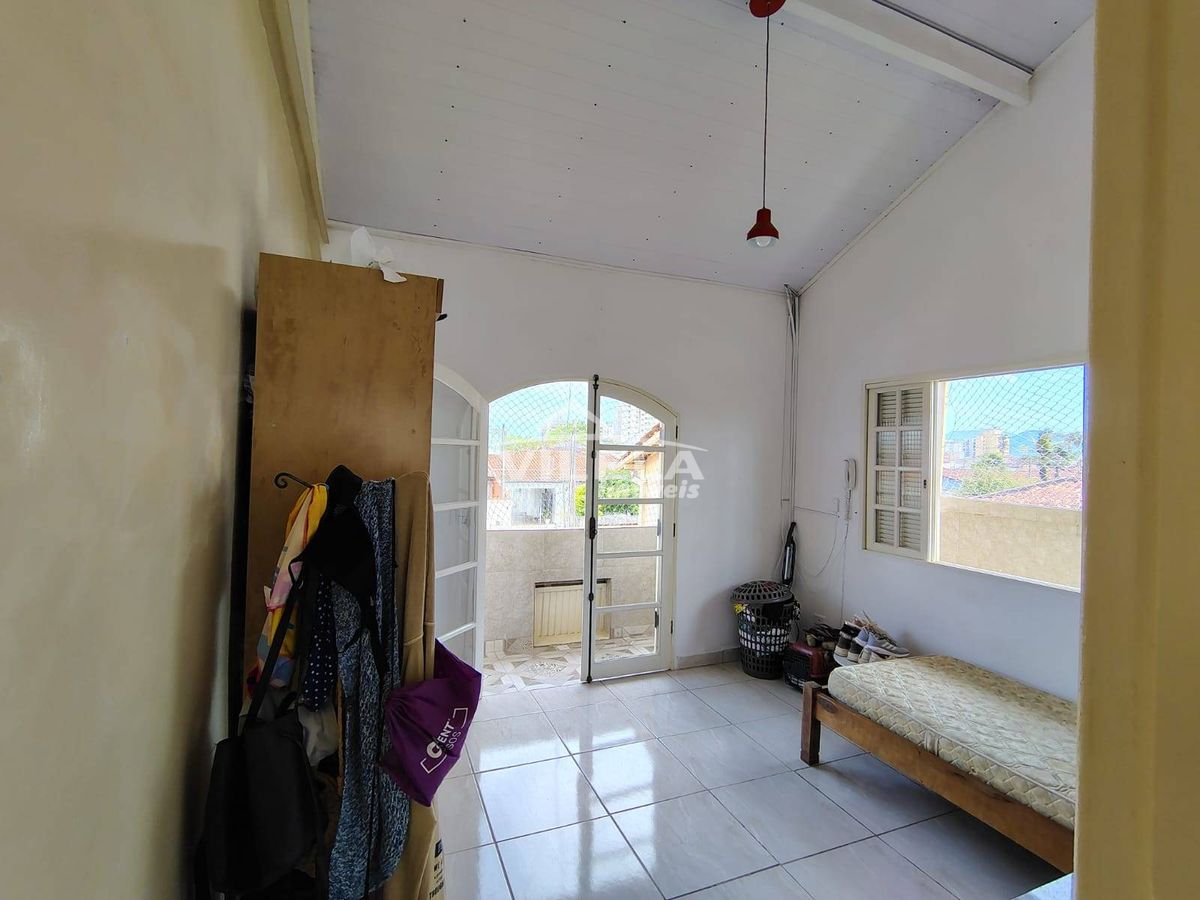 Sobrado no bairro aruan-caraguatatuba-sp