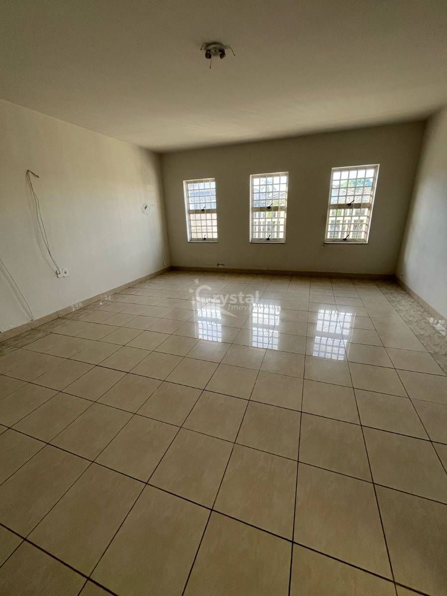 Casa com 2 Quartos, 1 Suíte e fundos com Suíte e Churrasqueira à Venda e Para Alugar em Santa Maria - Avaré. Foto 2