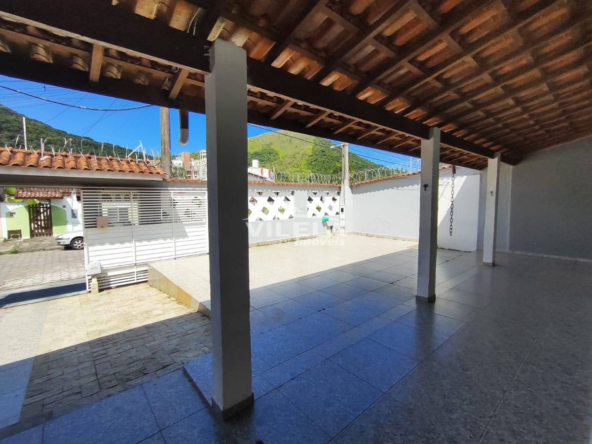 Casa com piscina na martin de sá-caraguatatuba-sp