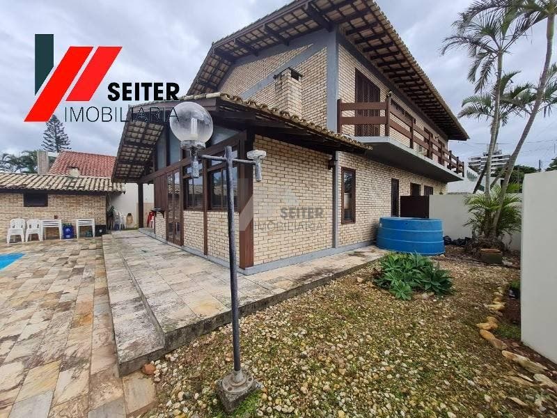 Casa para locação com 5 dormitórios bairro Coqueiros florianópolis