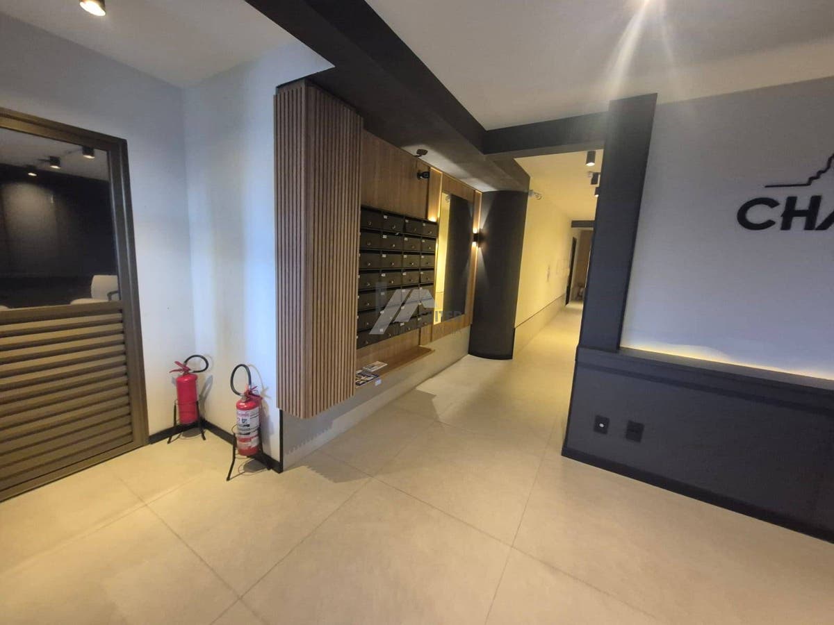Apartamento Semi Mobiliado de 2 Dormitorios com Suite no Itacorubi