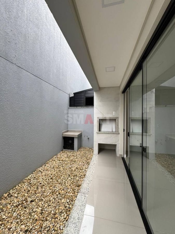 Casa Geminada com 1 Suíte + 2 Quartos na Barra do Rio Cerro