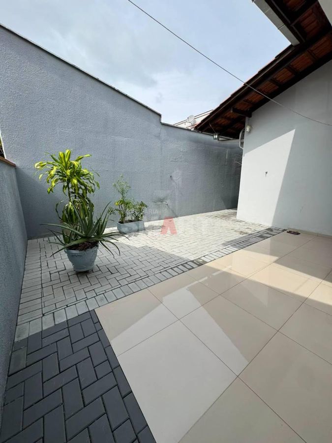 Casa Mobiliada no Rau com uma Suíte e 2 Quartos