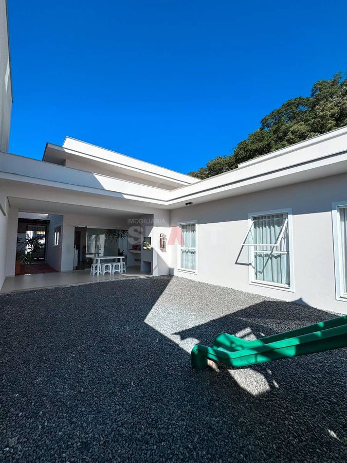 Ampla casa Mobiliada com 1 Suíte com Closet + 2 Quartos no São Luís